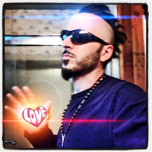 Meet your Posher, Christopher - Picture 10 of 15